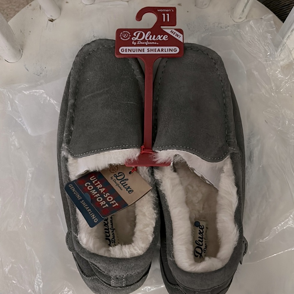 Dluxe by Dearfoams  women’s size 11. NWT  target